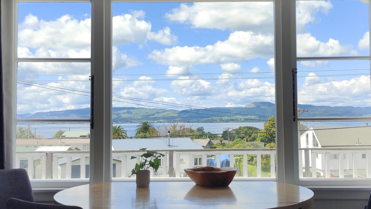 Lake, Mountain View Cottage ロトルア エクステリア 写真