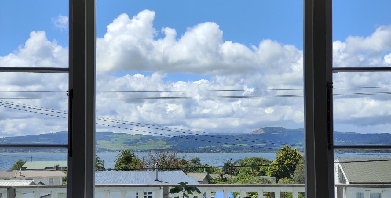 Lake, Mountain View Cottage ロトルア エクステリア 写真